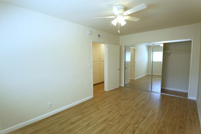 Foto del edificio - 7125 Hawthorn Ave