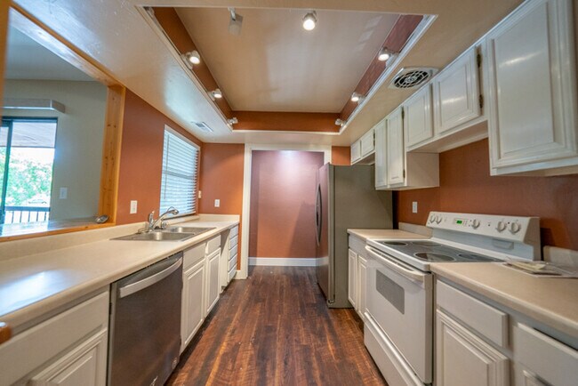 Brand new refrigerator and dishwasher. Large open pantry. - 5482 S Springtree Ln