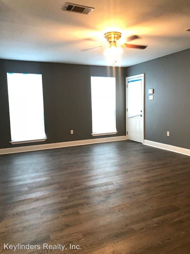 Building Photo - 2 br, 2 bath House - 8122 Quad Square Dr.