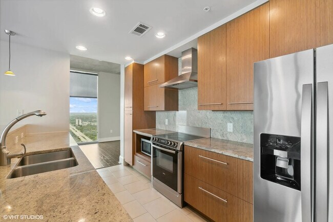 Foto del edificio - Luxury Meets Location – Prime 1 Bed Near Hermann Park