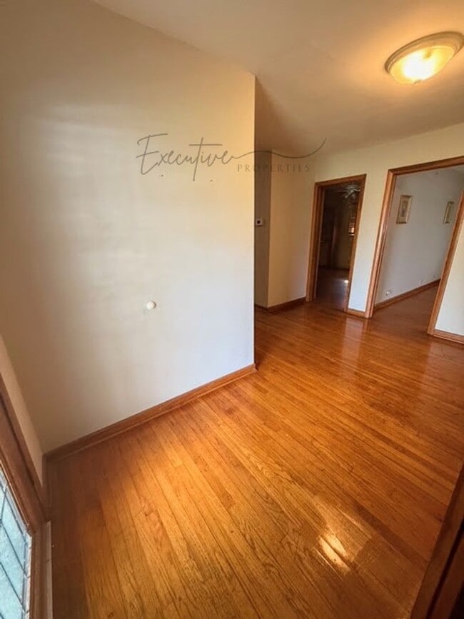 Building Photo - 4-Bedroom Family Home in a Quiet Sulphur N...