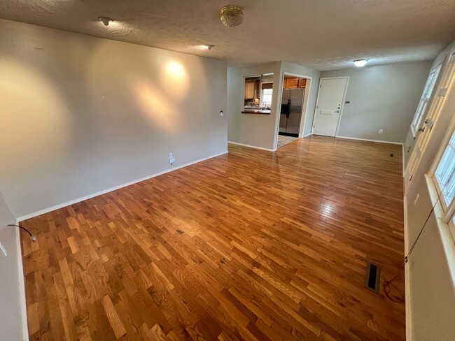 Foto del edificio - 3 Bed 2 Bath Springfield, Missouri