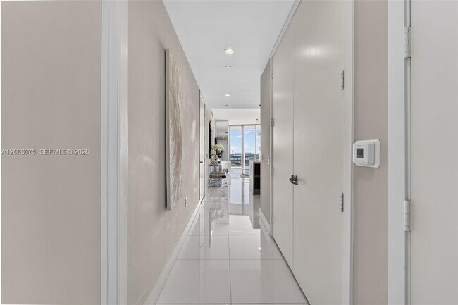 Foto del edificio - 1100 Biscayne Blvd