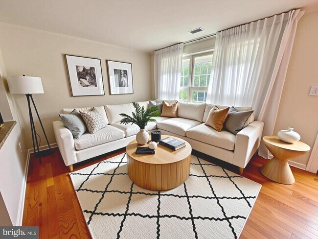 Foto del edificio - 15712 Edgewood Dr