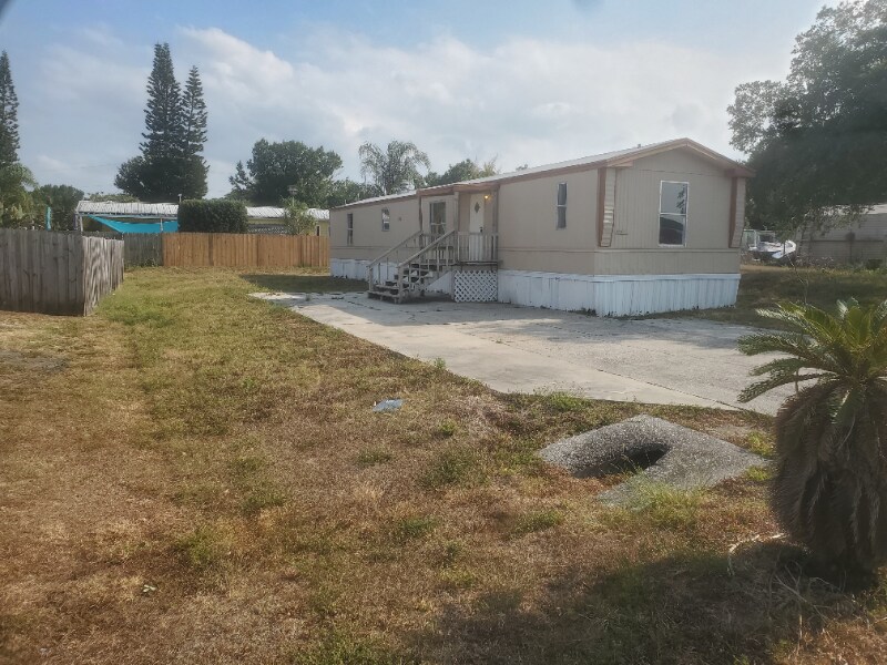 Primary Photo - 525 Quarno Rd