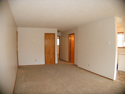 Building Photo - 2211 NE 46th Ave
