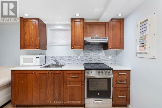 Building Photo - 39 Cayuga Ave