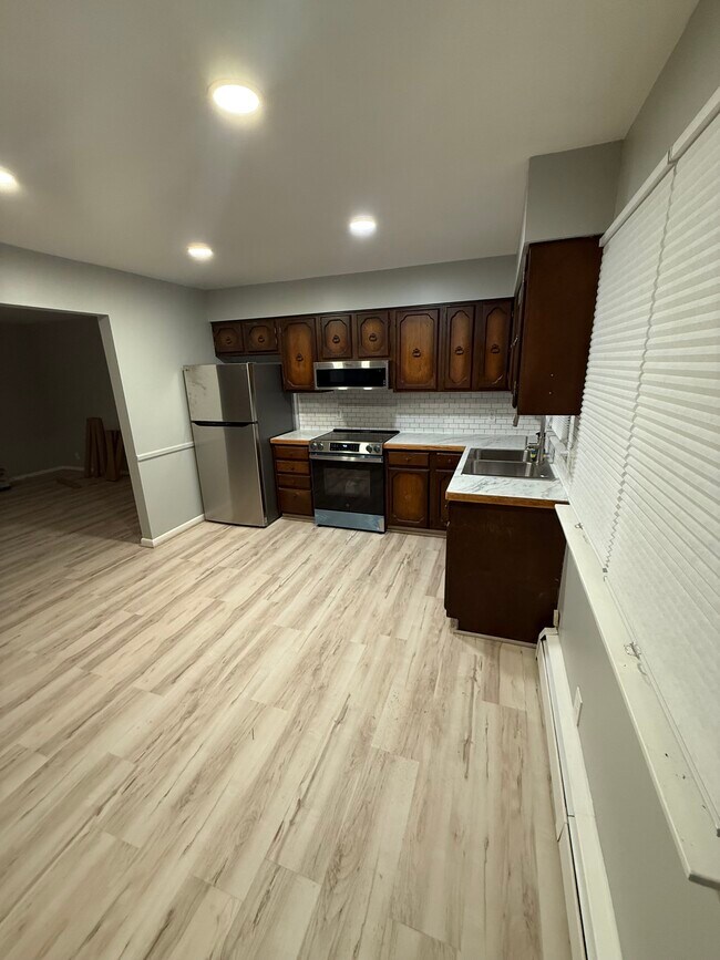 Foto del edificio - 8903 Highland Dr