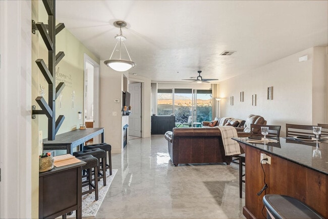 Foto del edificio - 225 N Country Ln