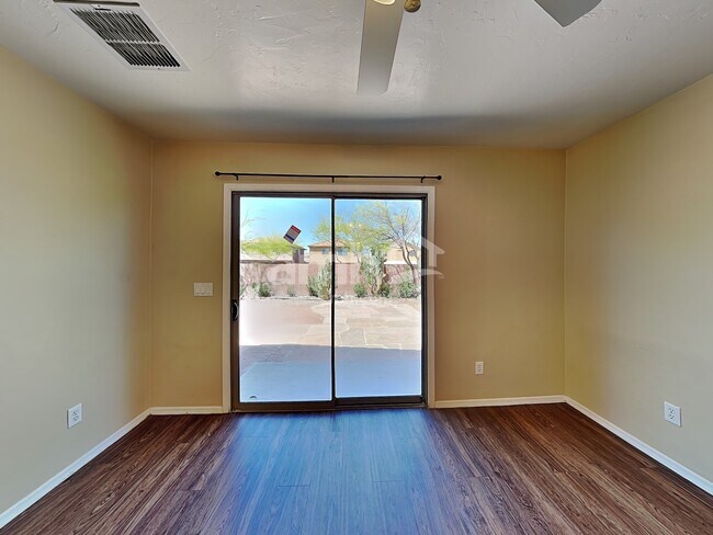Foto del edificio - 672 W Cholla Crest Drive