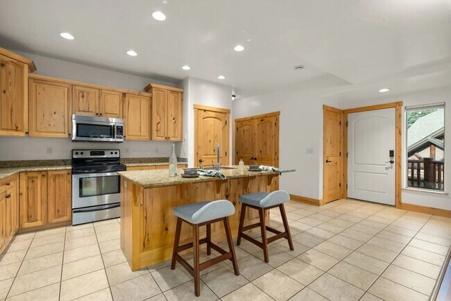 Foto del edificio - 3 Bed 2 Bath Condo!