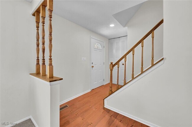 Building Photo - 5601 Sunset Dr