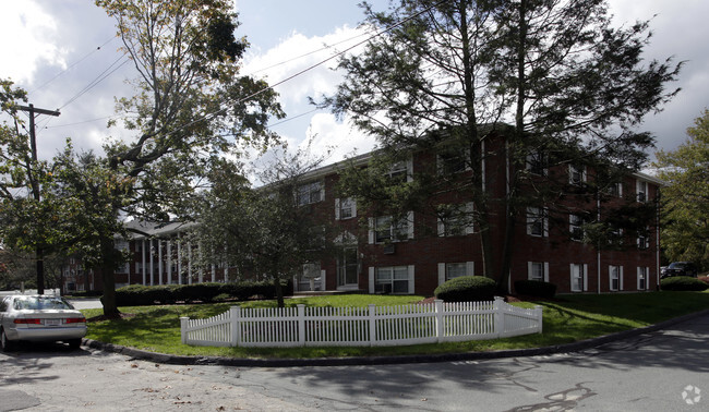 Westside Colonial Apartments