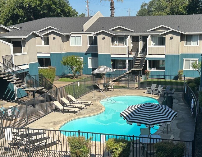Foto del edificio - Creekview Homes