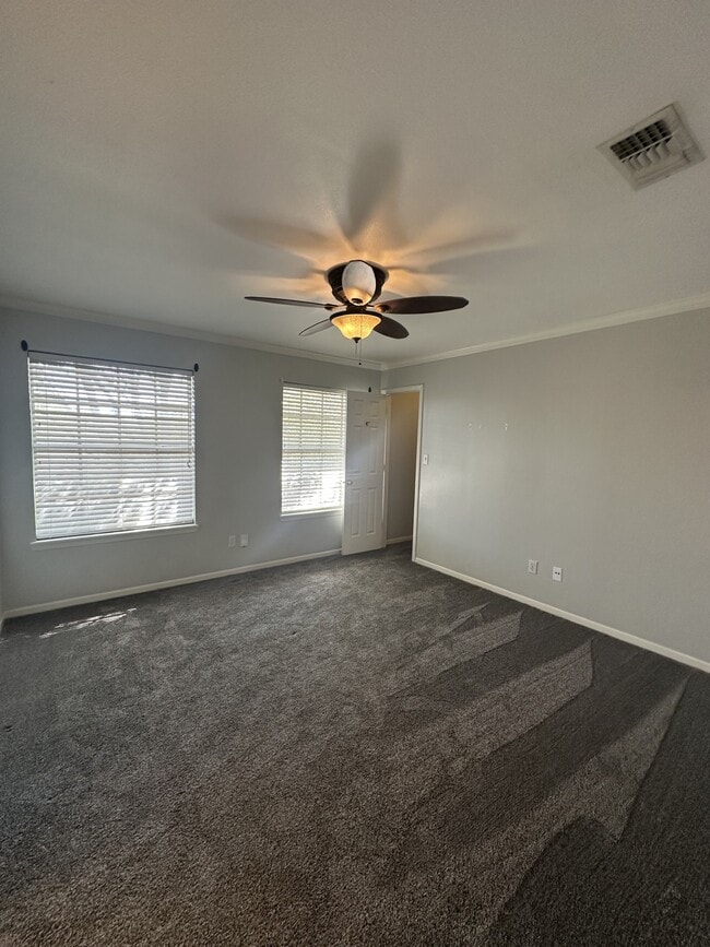 Building Photo - 347 Stone Hill Dr