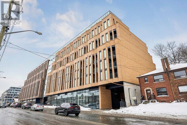 Building Photo - 1720 Bayview Ave