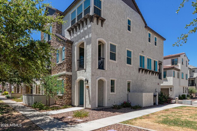 Building Photo - 1697 E Hampton Ln