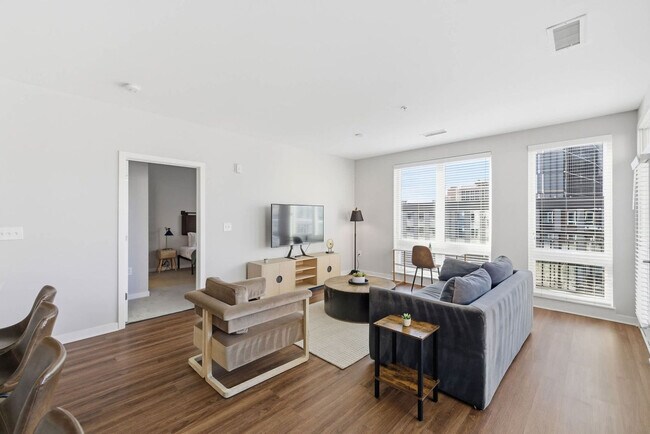 Foto del edificio - 421 E Market St