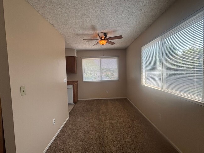 Building Photo - 405 Bonfoy Ave