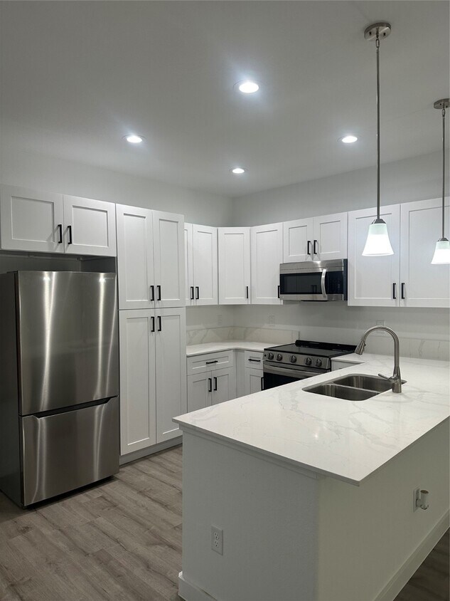 Foto principal - 7813 Hirsch Rd