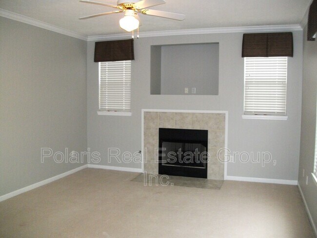 Building Photo - 2215 Colfax Ln