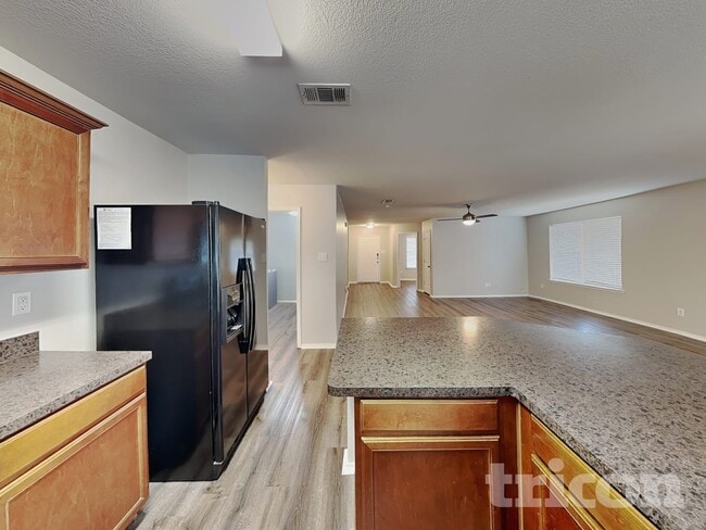 Building Photo - 208 Silver Spur Dr