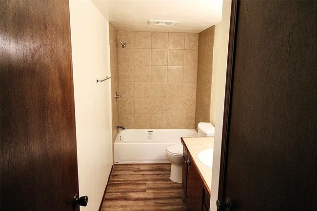 Building Photo - 312 Falcon Ct