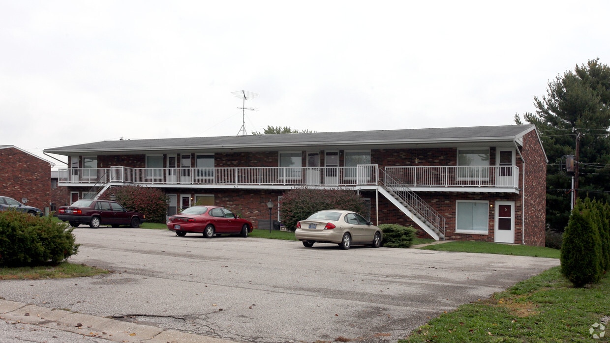 Primary Photo - 401 Parkway Dr