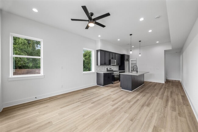 Foto del edificio - 7901 Cora St