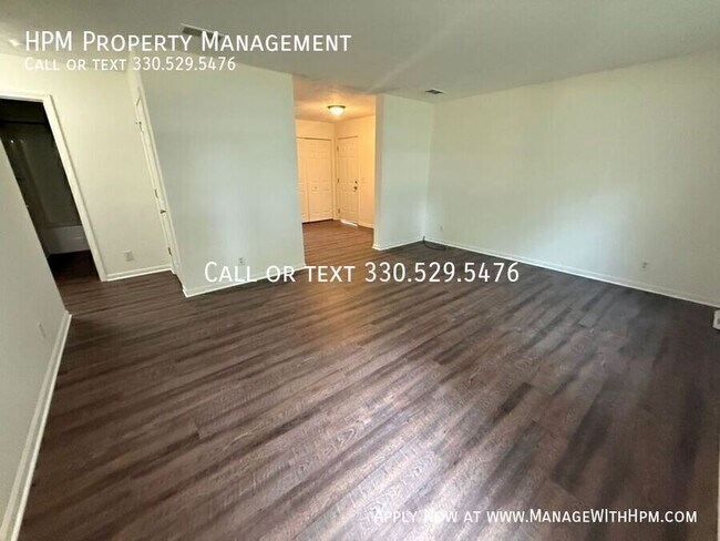 Foto del edificio - 228 Bernower Ave SW