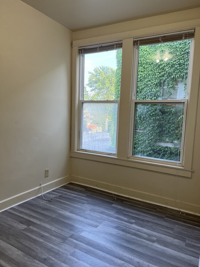 Building Photo - 2039 W 95th St