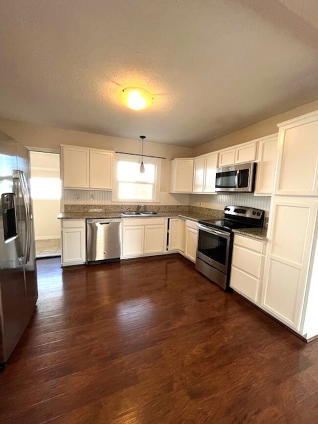 Building Photo - Cute 1 Bedroom 2 Bath Home Carlton OR