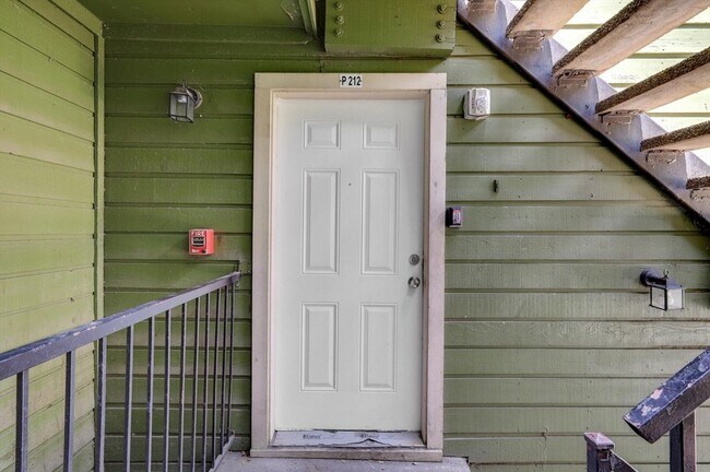 Foto del edificio - 9831 Walnut St