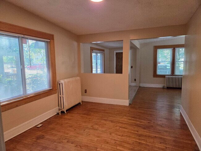 Building Photo - 3412 N Girard Ave