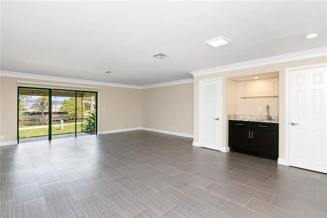 Building Photo - Limited Time Offer: SECURITY DEPOSIT AND H...