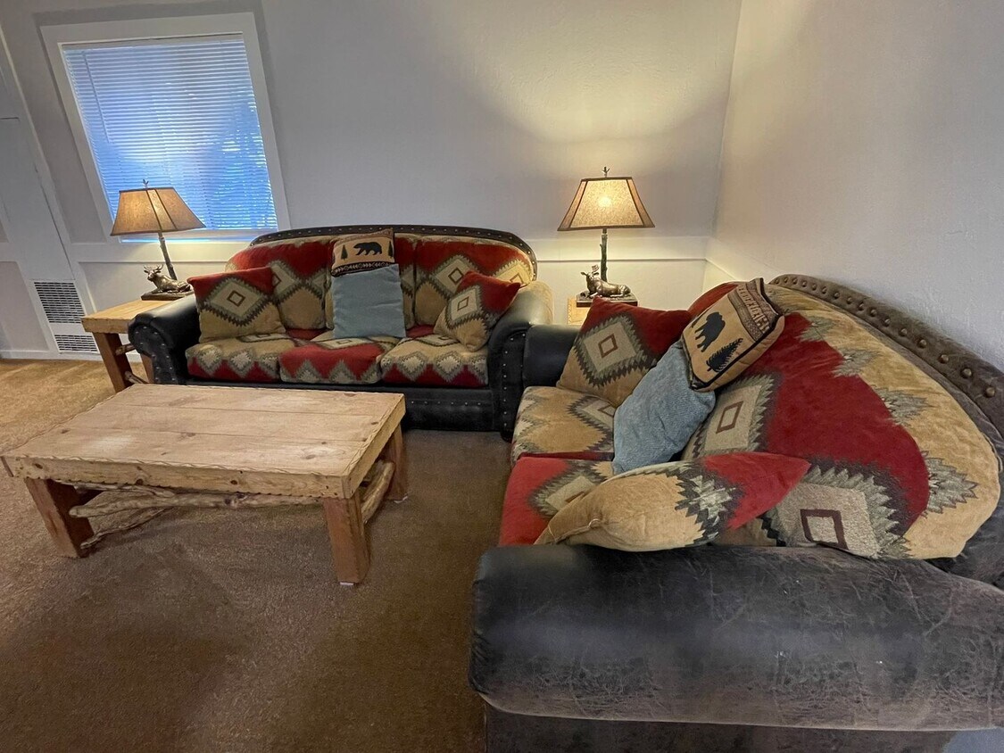 Primary Photo - Nicely Remodeled Pinebrook Apartment