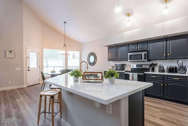 Foto del edificio - 5352 E Woodridge Dr