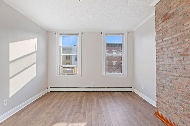 Building Photo - 410 Adams St
