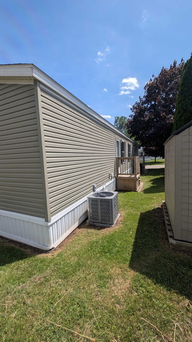 Building Photo - 9358 White Pine Ct