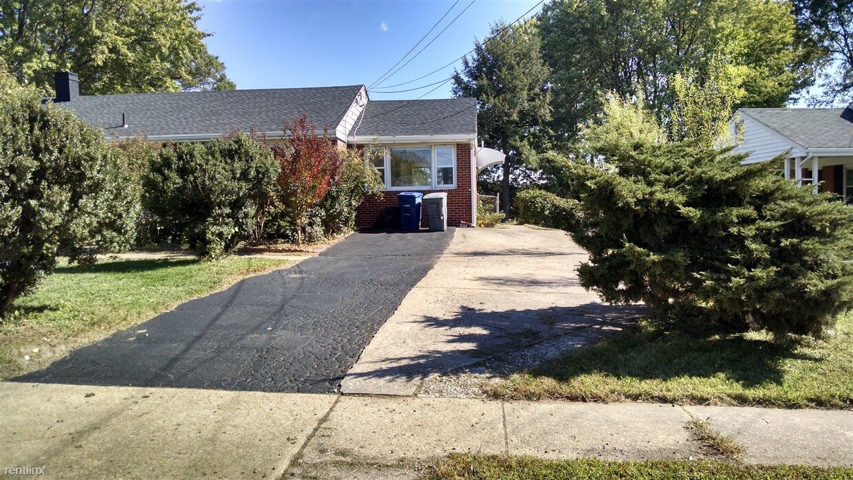 Primary Photo - 6307 Hillview Ave