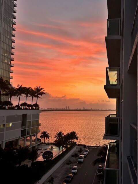 Foto del edificio - 500 NE 29th St