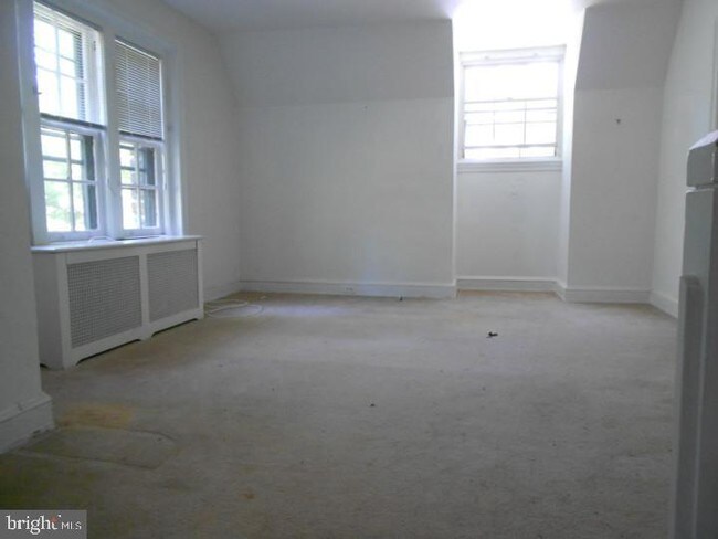 Foto del edificio - 375 Exeter Rd