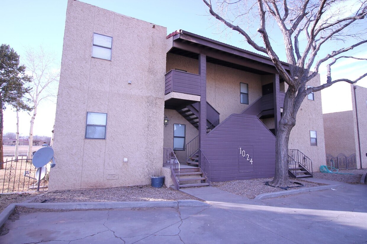 Foto del edificio - 1024 Mockingbird Ln