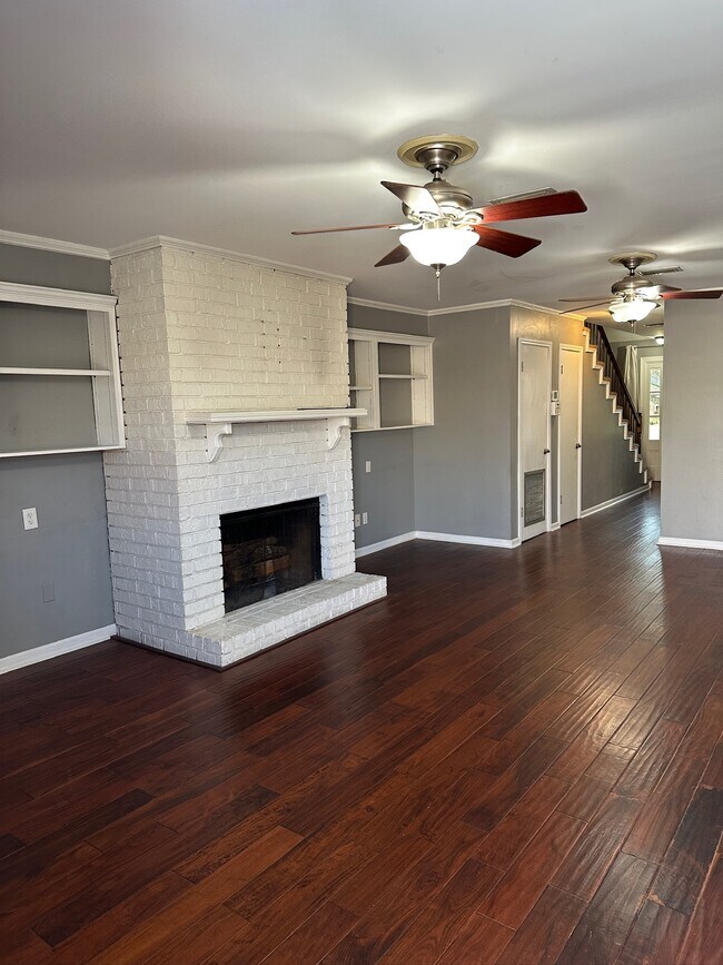 Sala de estar - 412 Cane Dr