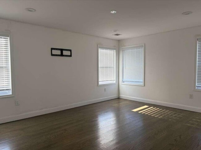 Building Photo - 171 N 17th St