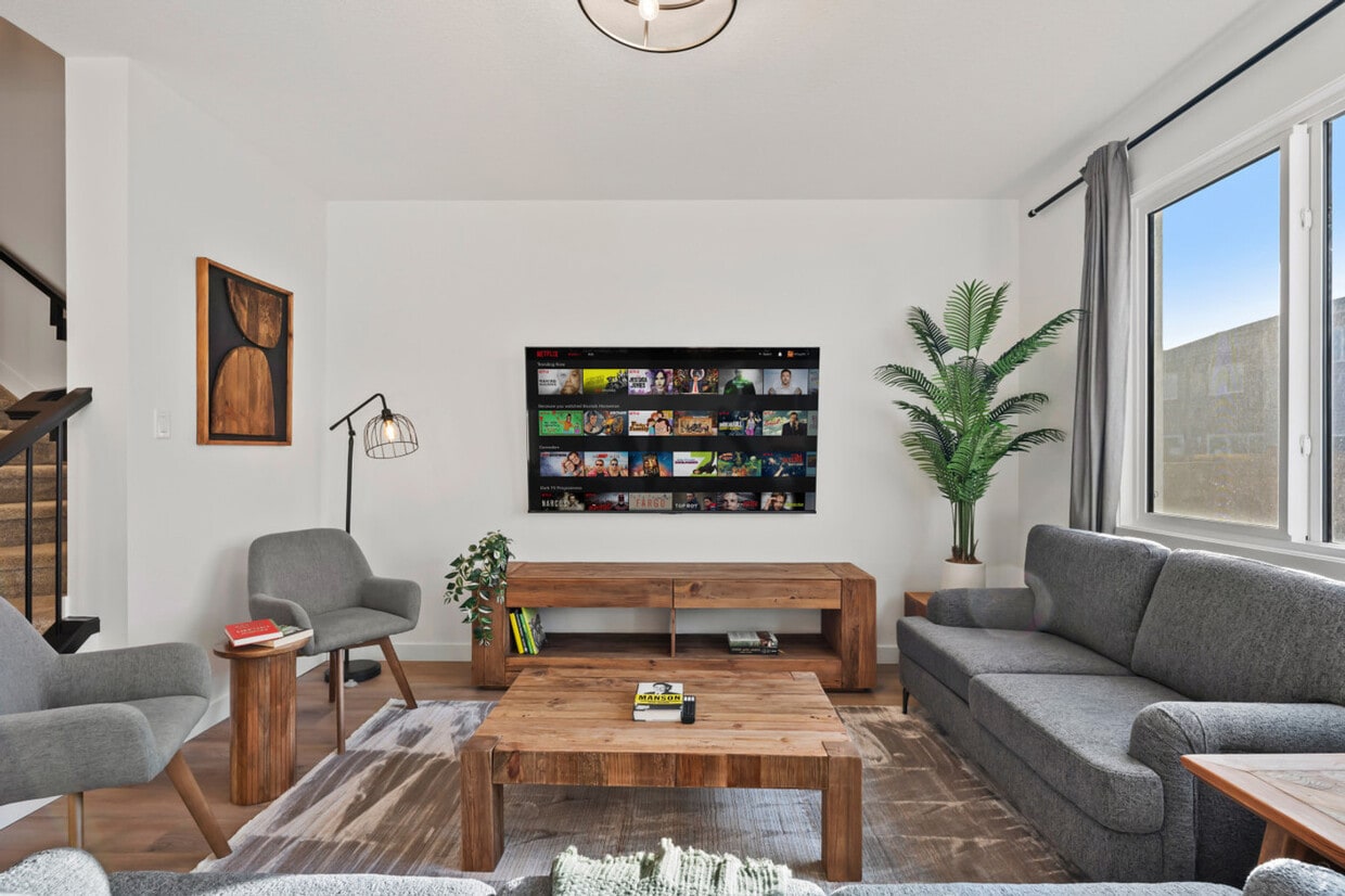 Primary Photo - 1430 Aster Way NW