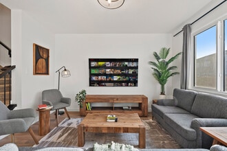 Building Photo - 1430 Aster Way NW