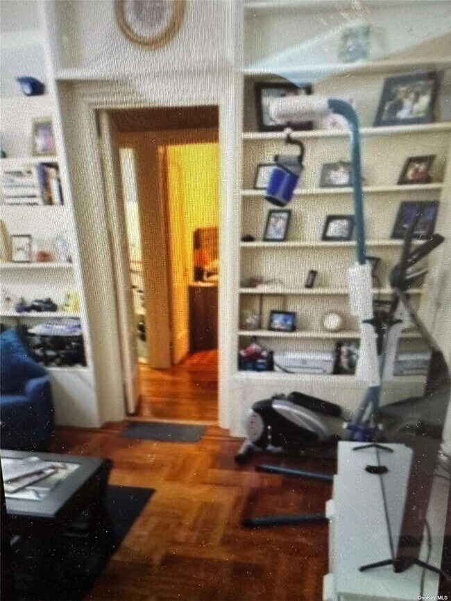Foto del edificio - 31-34-34 79th St