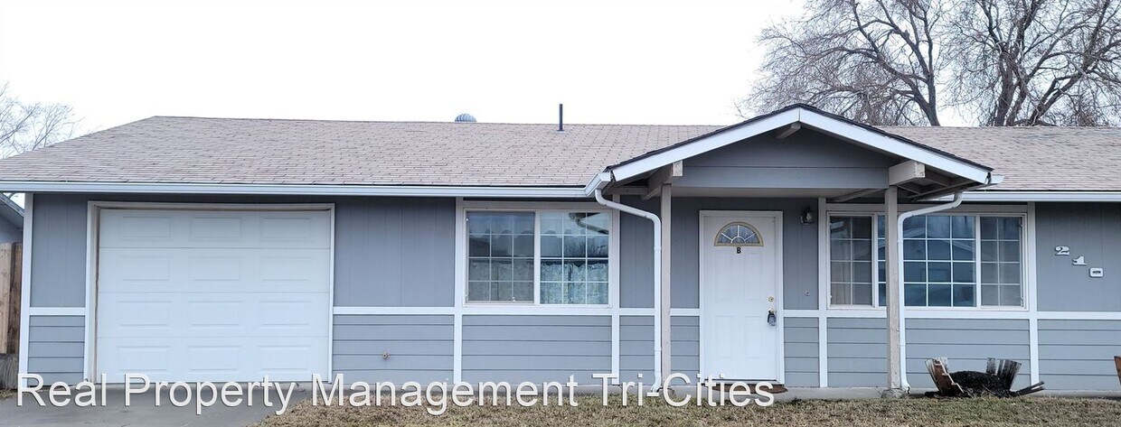 Primary Photo - 3 br, 1.5 bath House - 210 B Mckinley