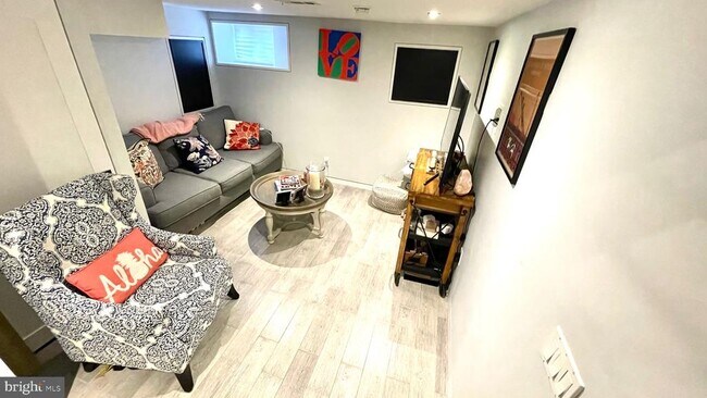 Foto del edificio - 1165 S Mole St